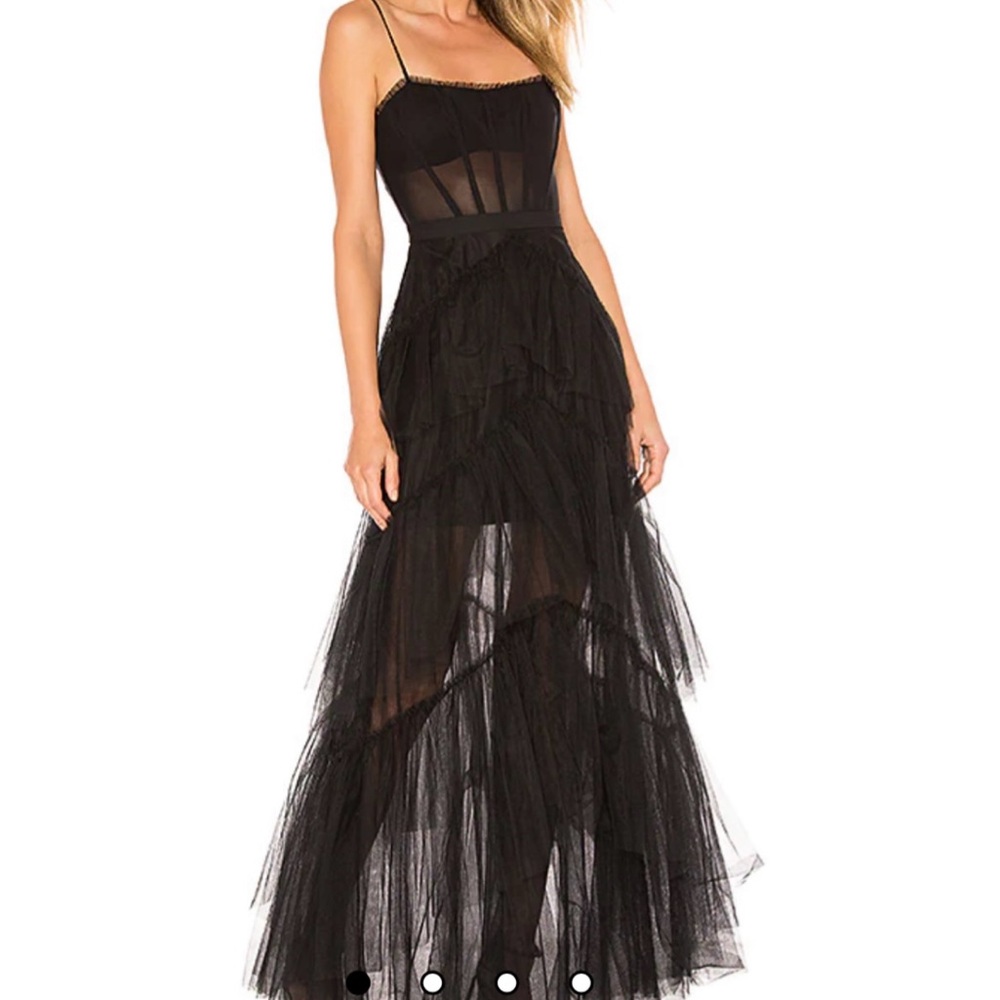 BCBGMaxAzria Black Sleeveless Tiered Gown